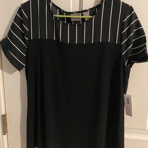 NEW WITH TAGS CHICOS BLACK AND WHITE STRIPED SHIRT